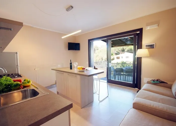 Appartamenti Procchio *